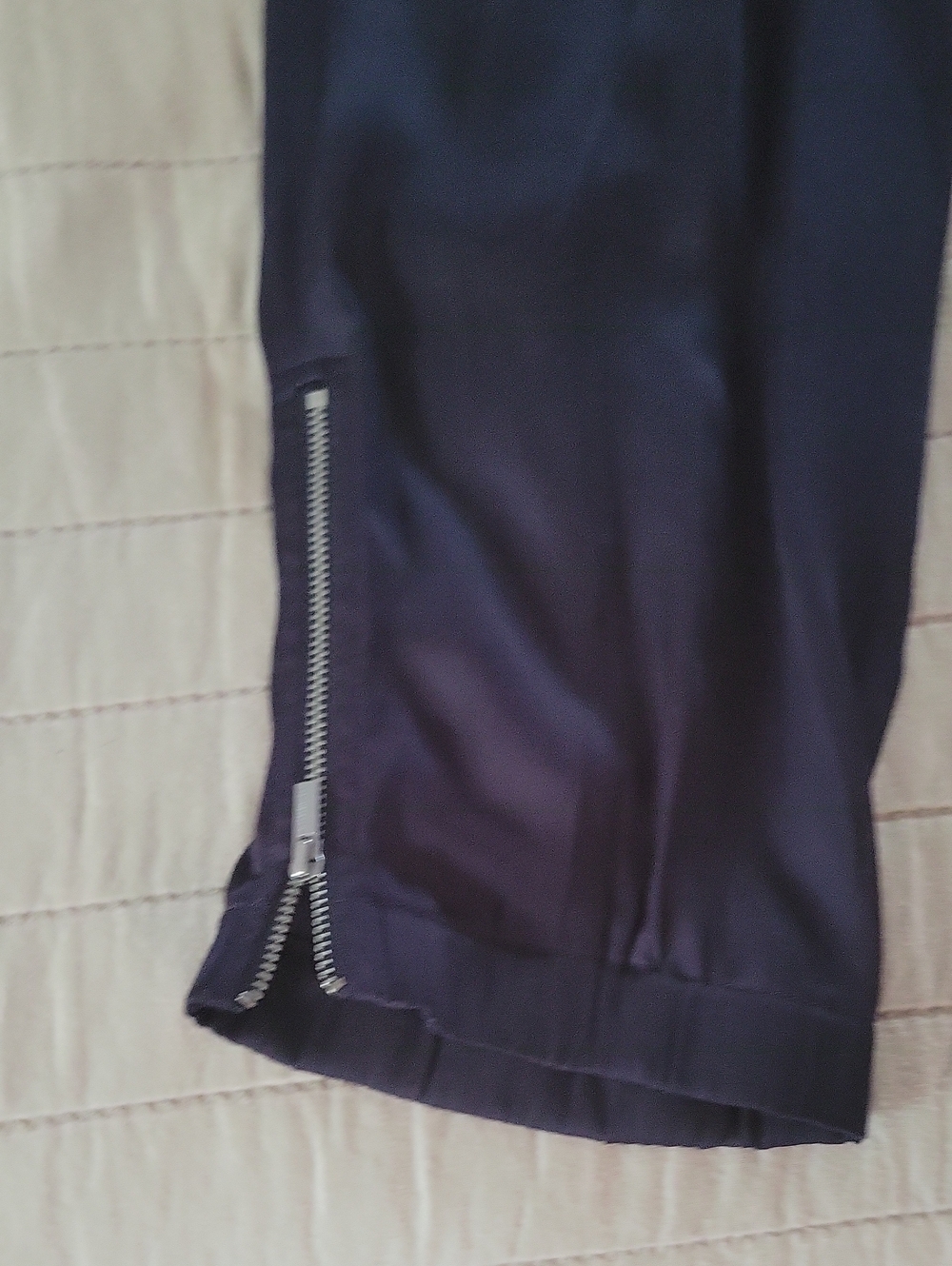 BCBG MAXAZRIA SILK Cargo Jogger Pants - Picture 4 of 9